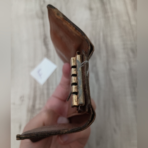 Louis Vuitton monogram 4 ring key holder /pouch /case /keychain - Picture 4 of 6